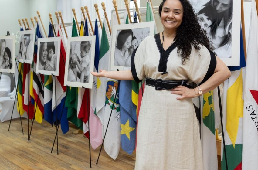 Dione Lopes: a fotógrafa brasileira que está revolucionando a Arte newborn em New Jersey